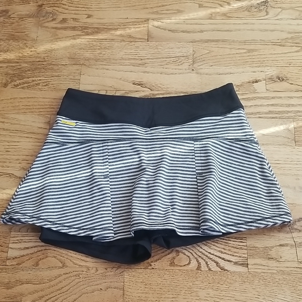 (XS) Lolë Striped Mini Skort Activewear Running Gym Athletic Sporty Athleisure